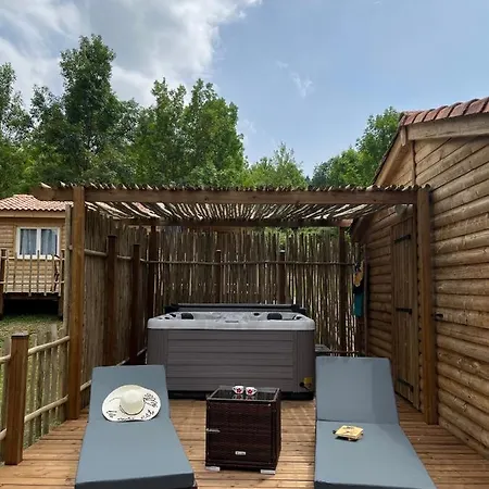 Village Vacances Des 2 Lacs *